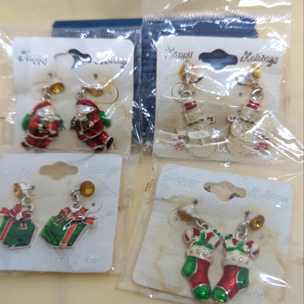 Lot Of 4 Pair Christmas  Earrings Santas Snowmen Stockings And Gift